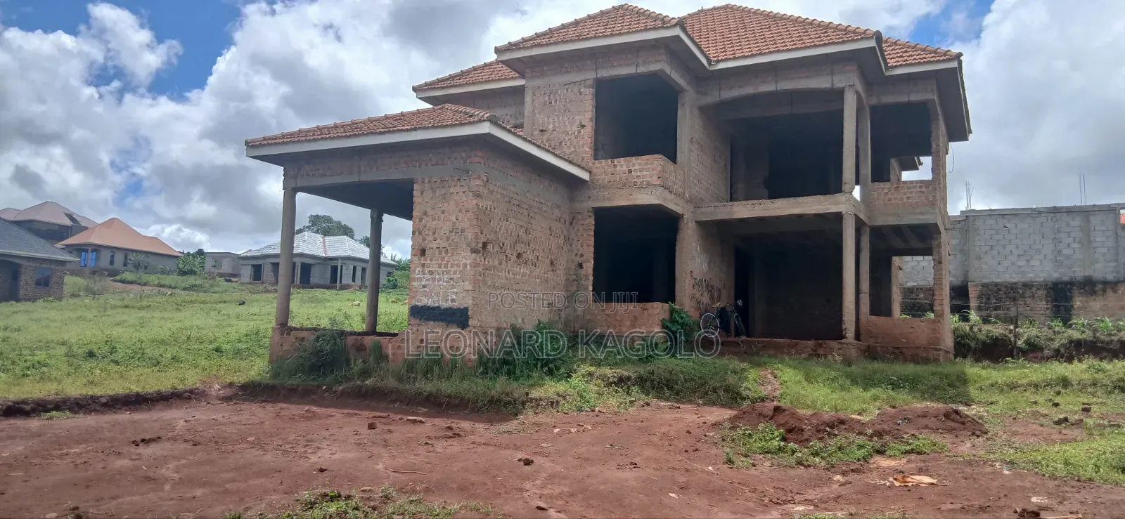 5bdrm Maisonette in Muzinda, Ssisa for sale