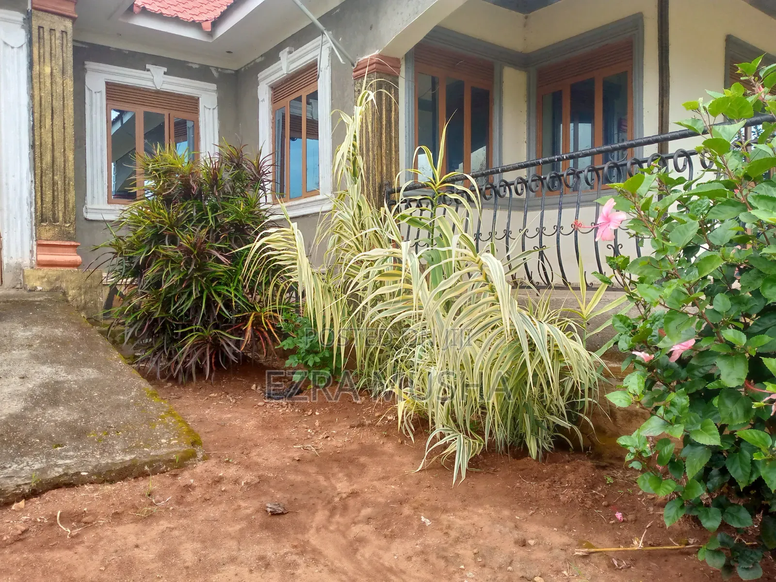 5bdrm Bungalow in Mbale for sale