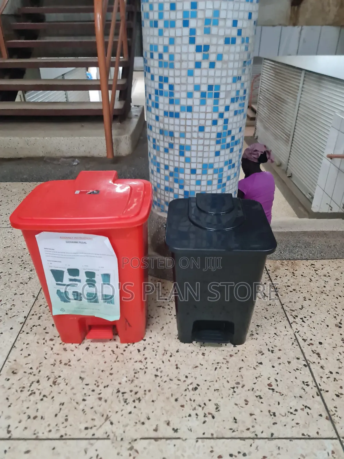 Plain Black 30litres Plastic Dust Bin Plastic Dust Bin