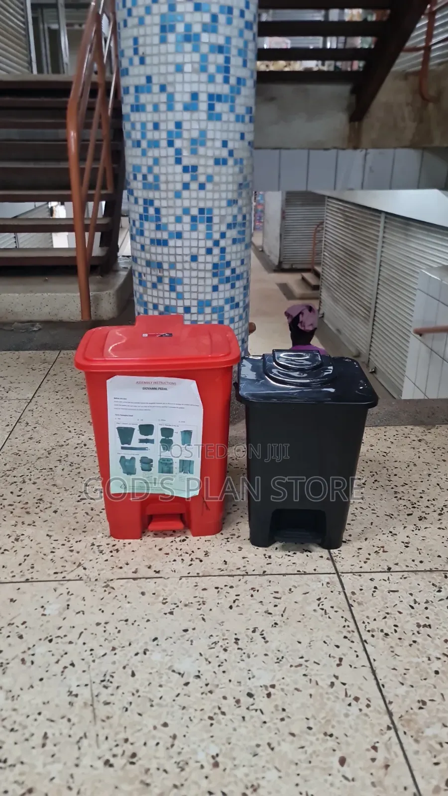 Plain Black 30litres Plastic Dust Bin Plastic Dust Bin