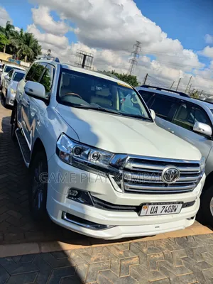 Toyota Land Cruiser 4.6 V8 ZX 2017 White