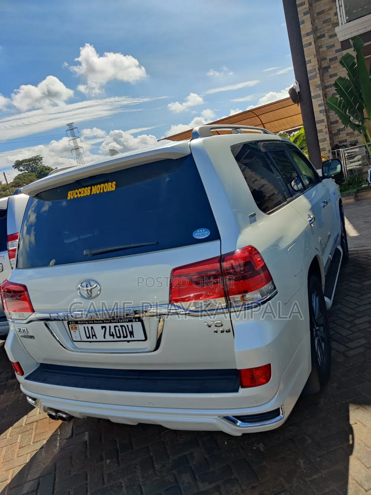 Toyota Land Cruiser 4.6 V8 ZX 2017 White