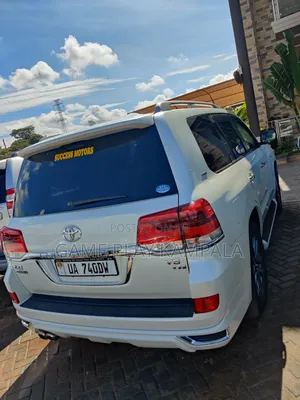 Toyota Land Cruiser 4.6 V8 ZX 2017 White