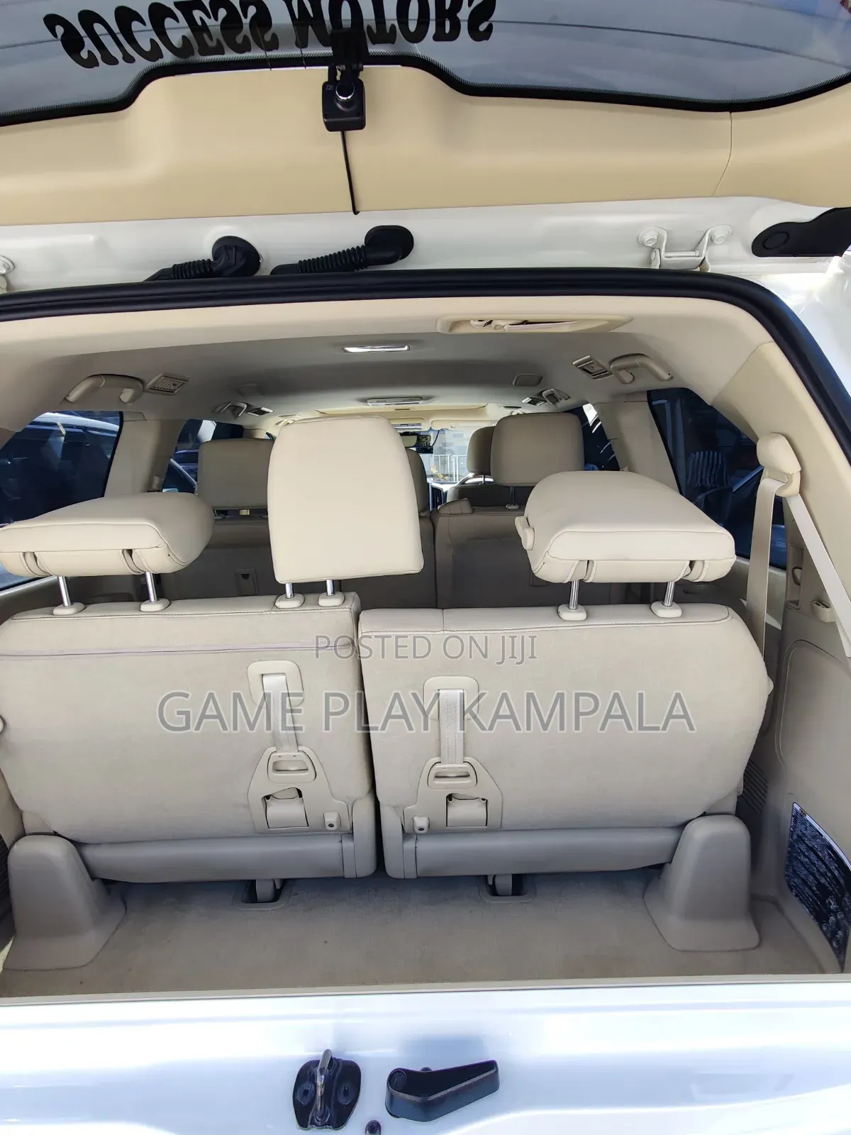 Toyota Land Cruiser 4.6 V8 ZX 2017 White