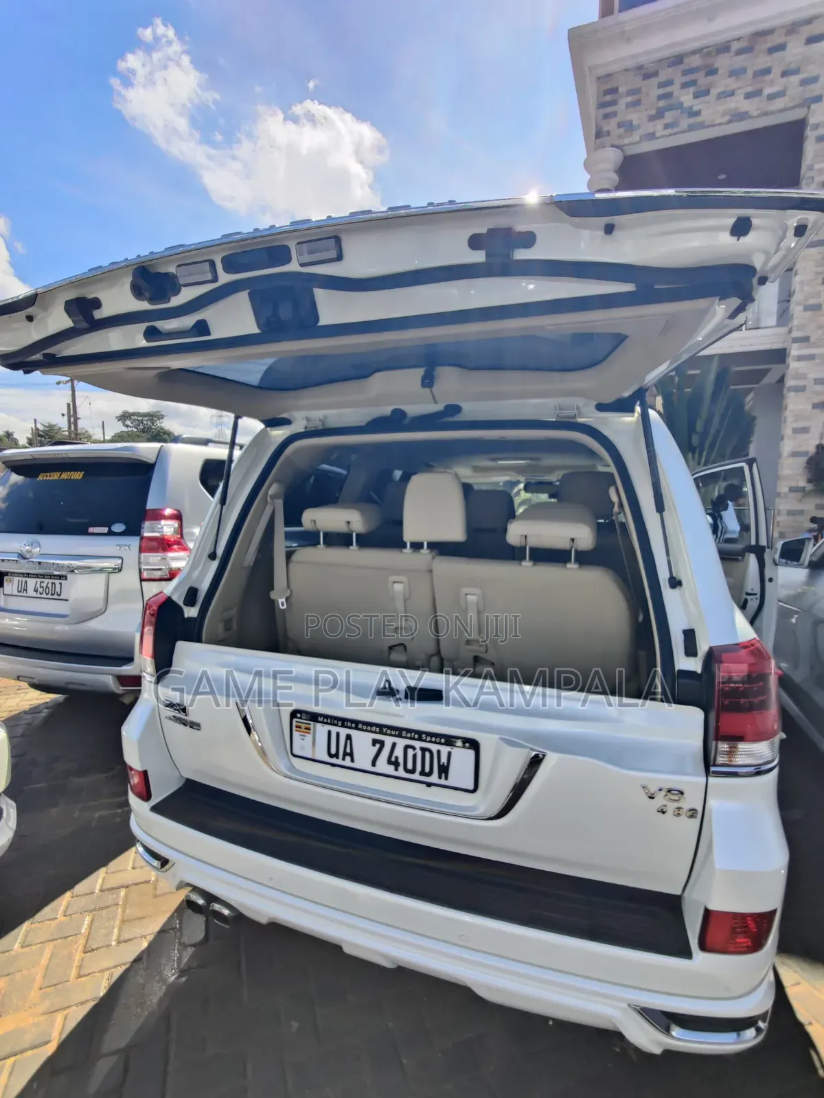 Toyota Land Cruiser 4.6 V8 ZX 2017 White