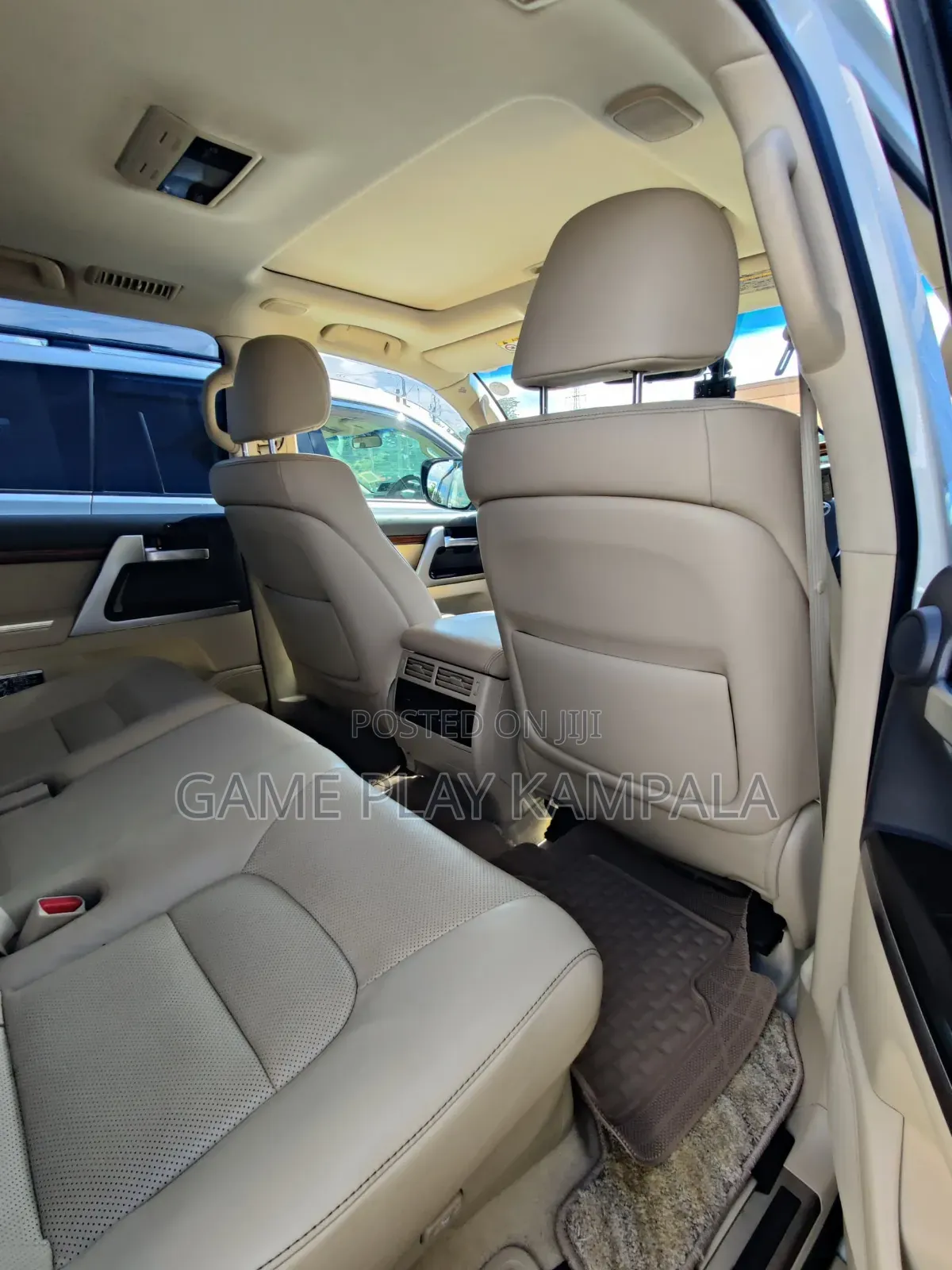 Toyota Land Cruiser 4.6 V8 ZX 2017 White