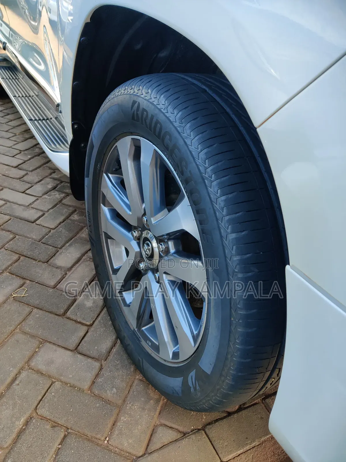 Toyota Land Cruiser 4.6 V8 ZX 2017 White