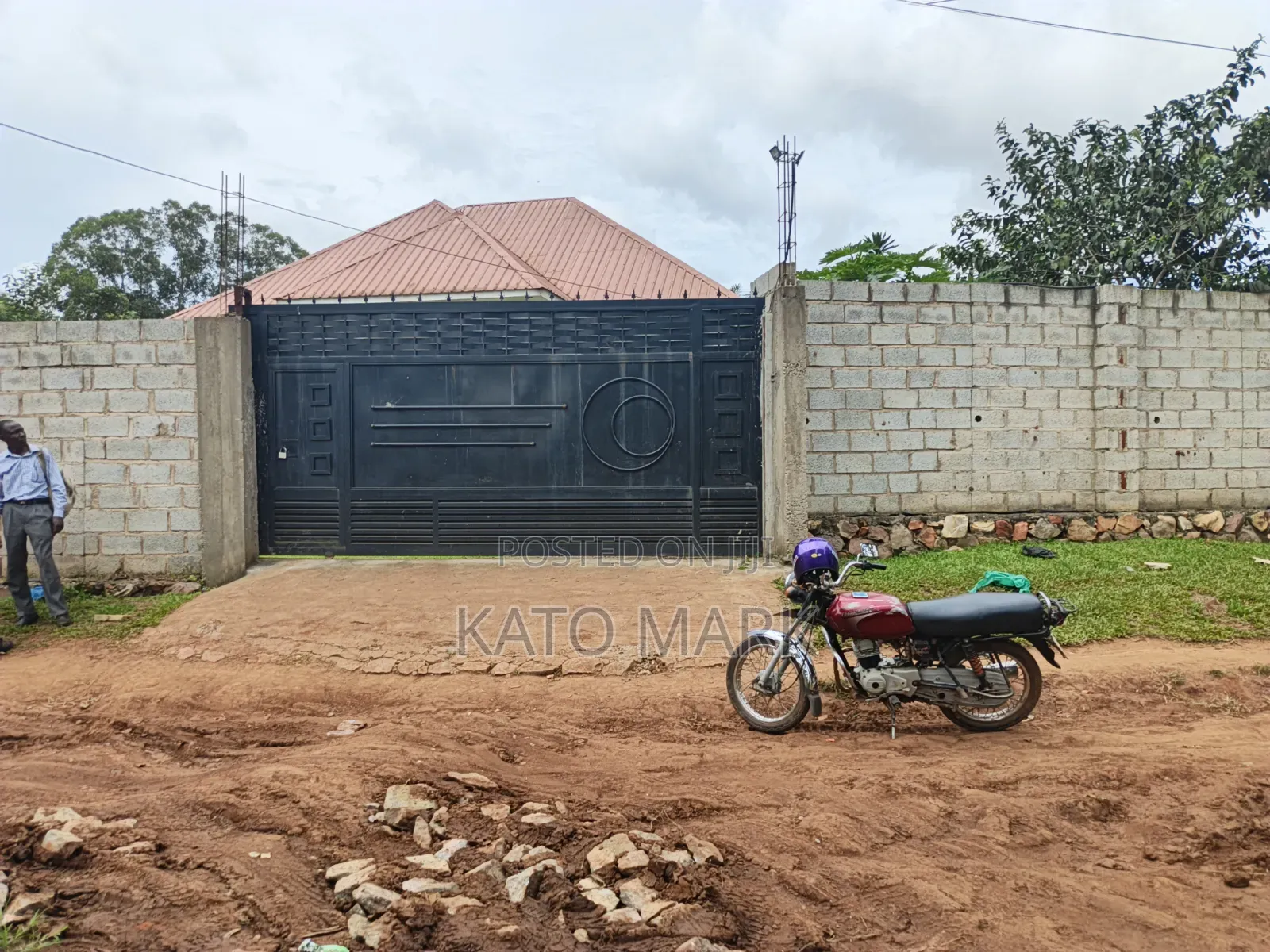 3bdrm House in Mukono Waton for sale
