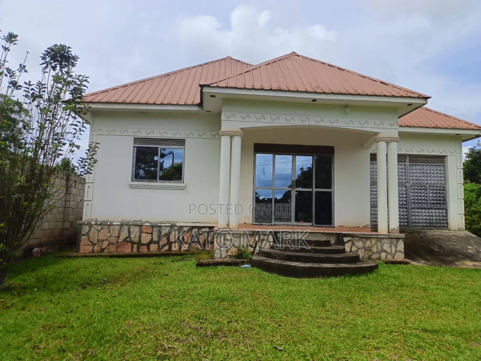 3bdrm House in Mukono Waton for sale