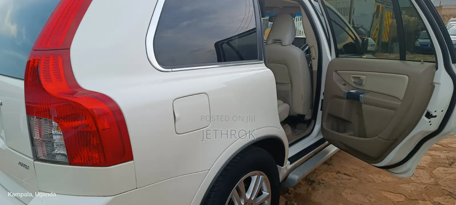 Volvo XC90 3.2 4dr SUV AWD (3.2L 6cyl 6A) 2011 Pearl