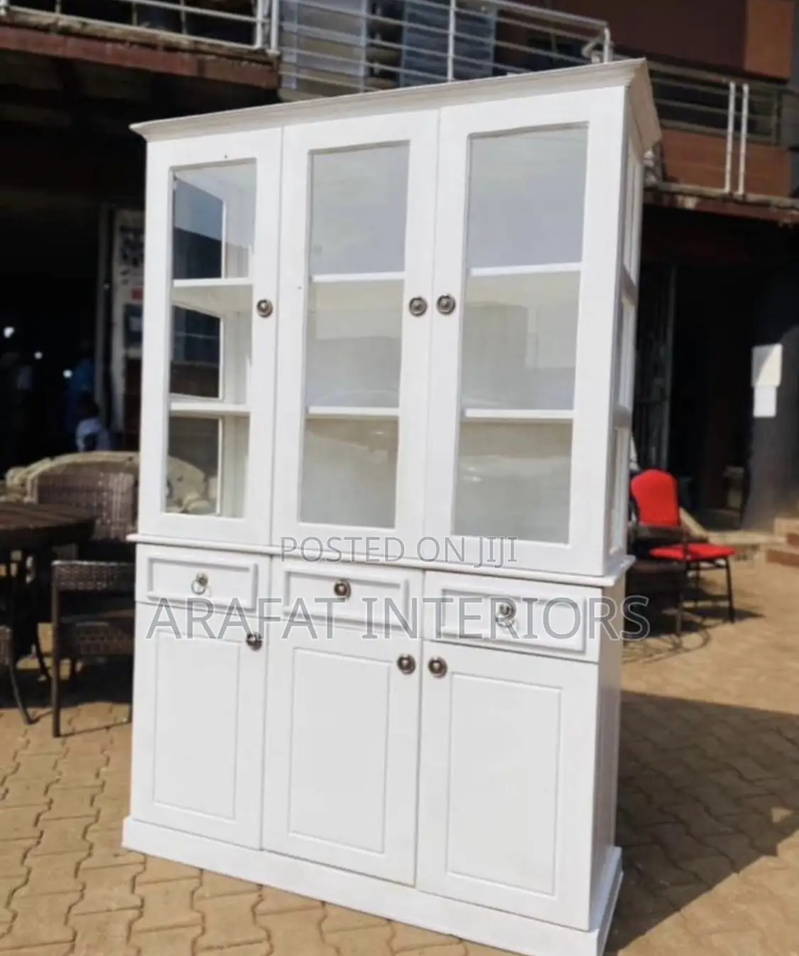 Classic White 3-Door Display Hutch Cabinet 