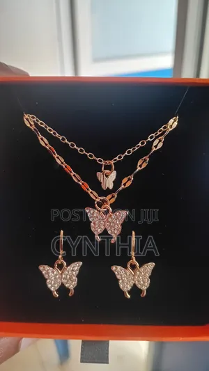 Set of Necklace and Earings