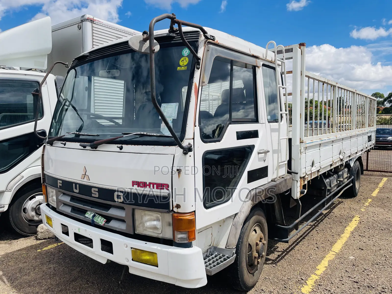 Fuso Mitsubishi Truck 6tires