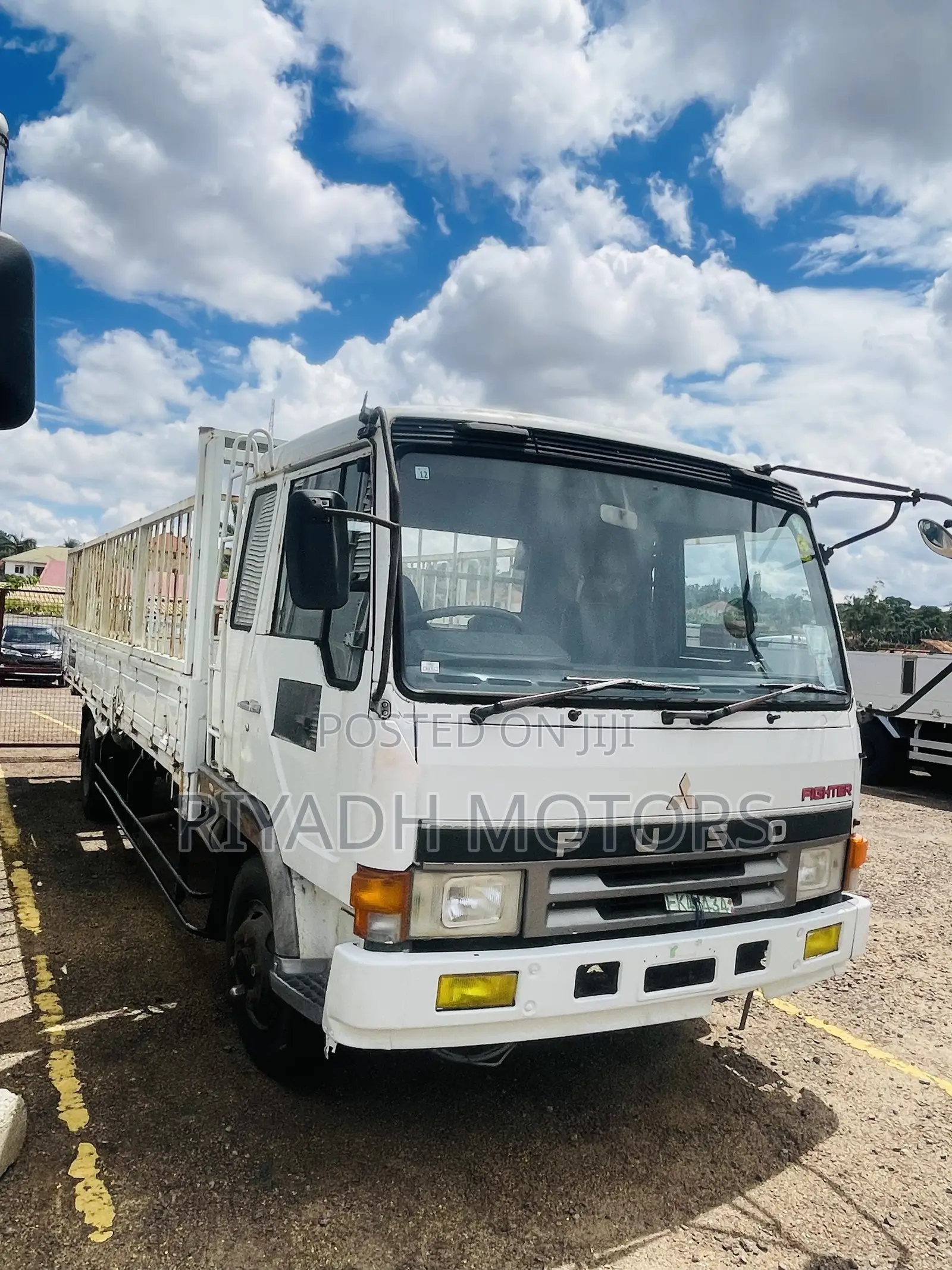 Fuso Mitsubishi Truck 6tires