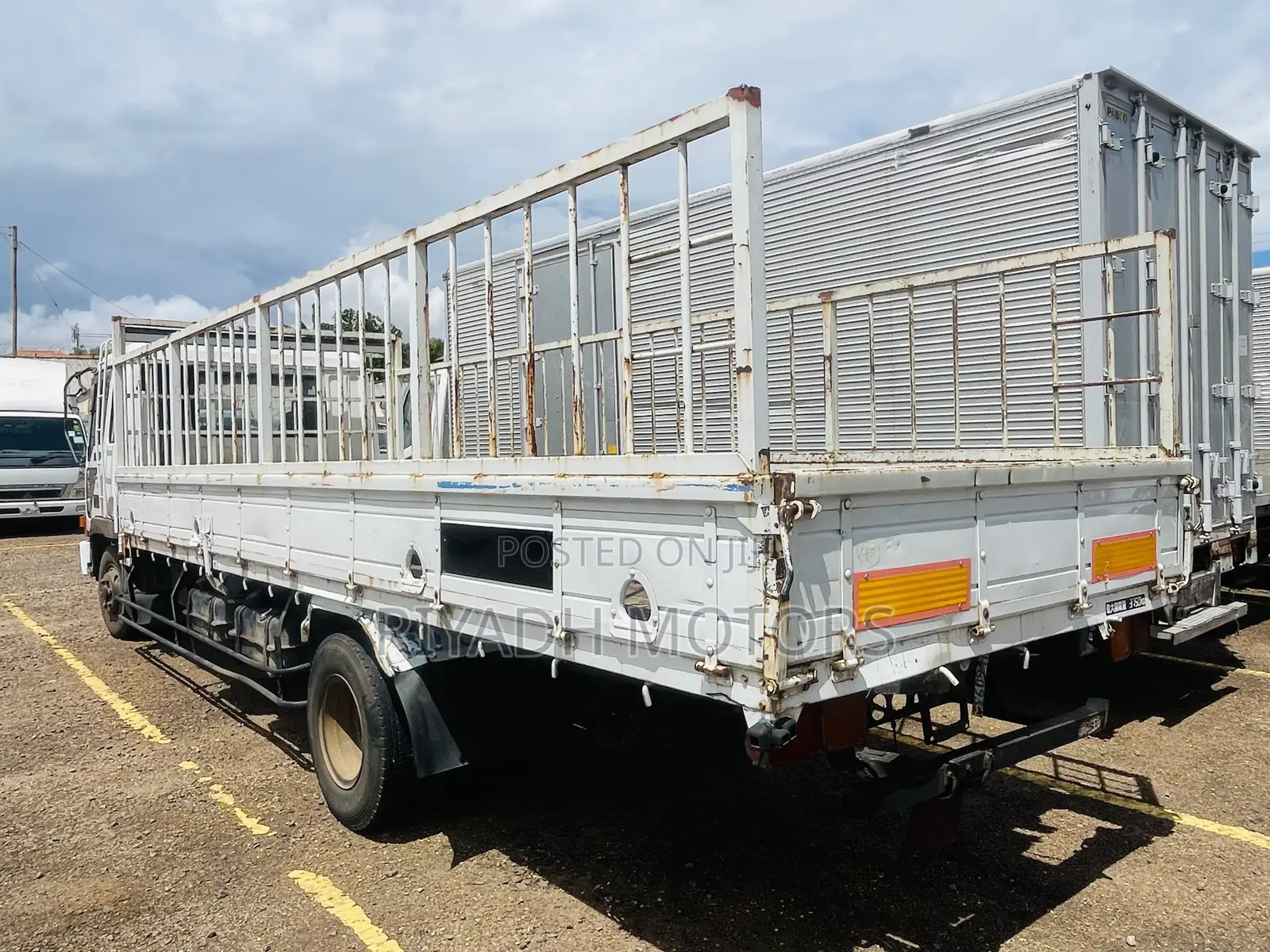 Fuso Mitsubishi Truck 6tires