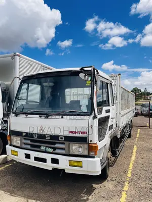 Fuso Mitsubishi Truck 6tires