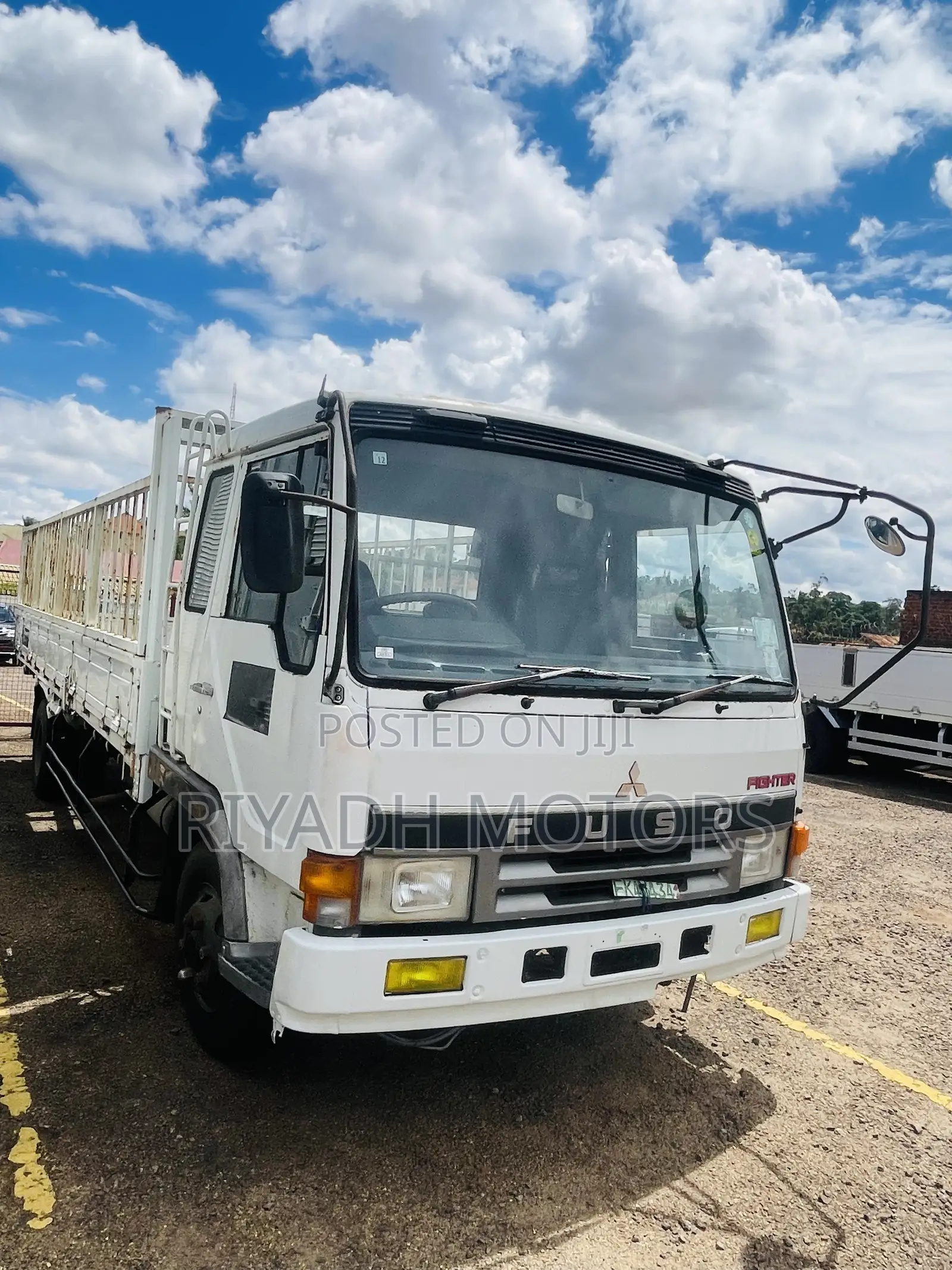 Fuso Mitsubishi Truck 6tires
