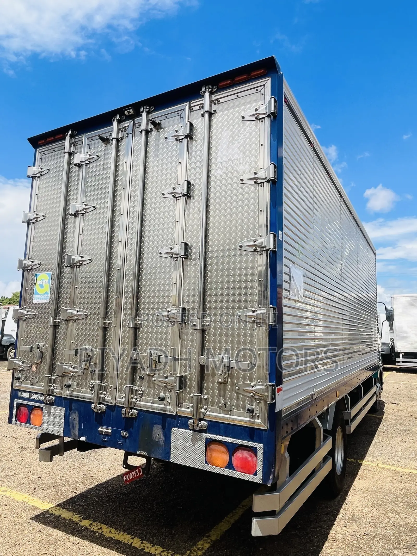 Fuso Fighter Baby Face Boxbody