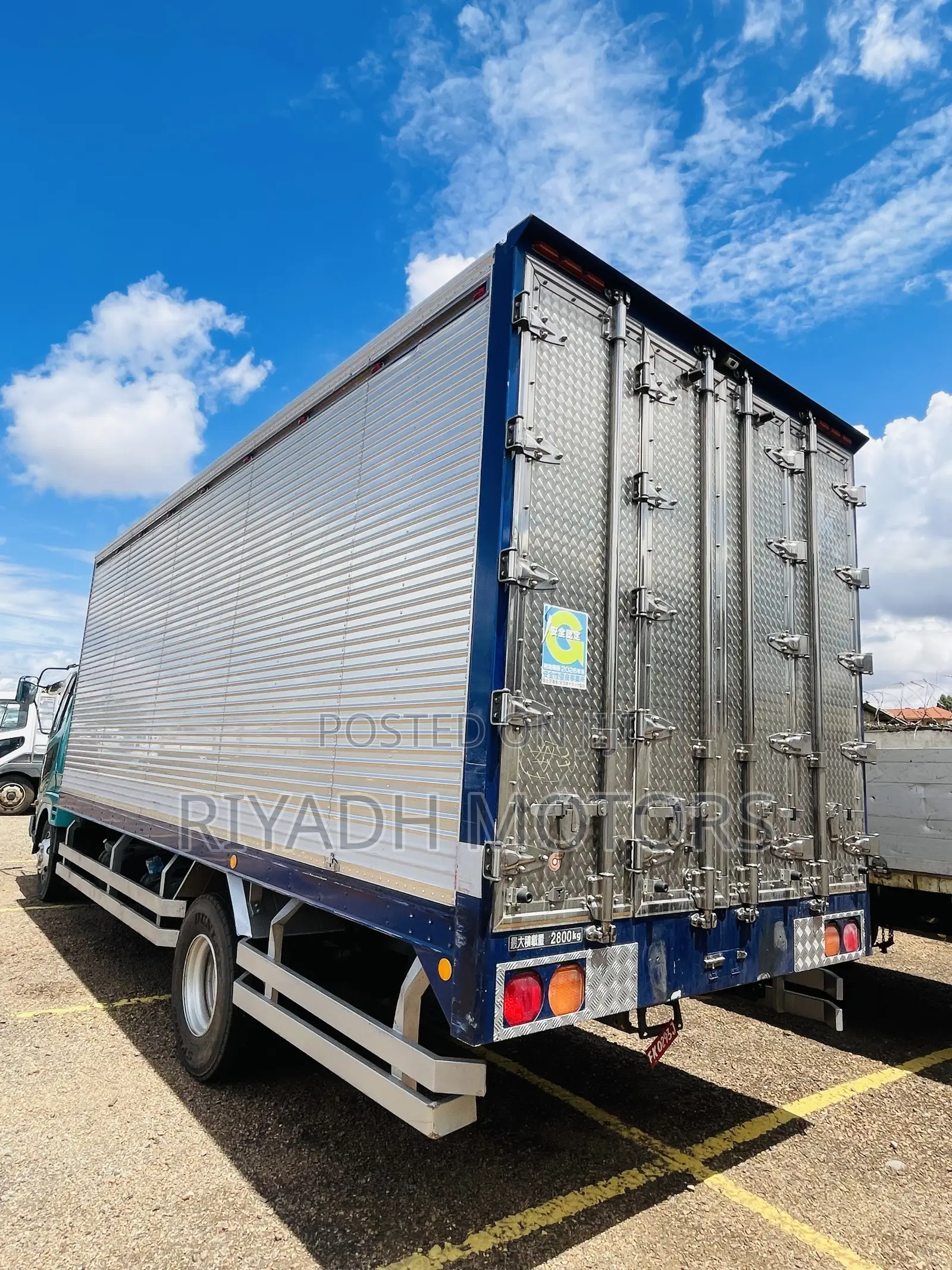 Fuso Fighter Baby Face Boxbody