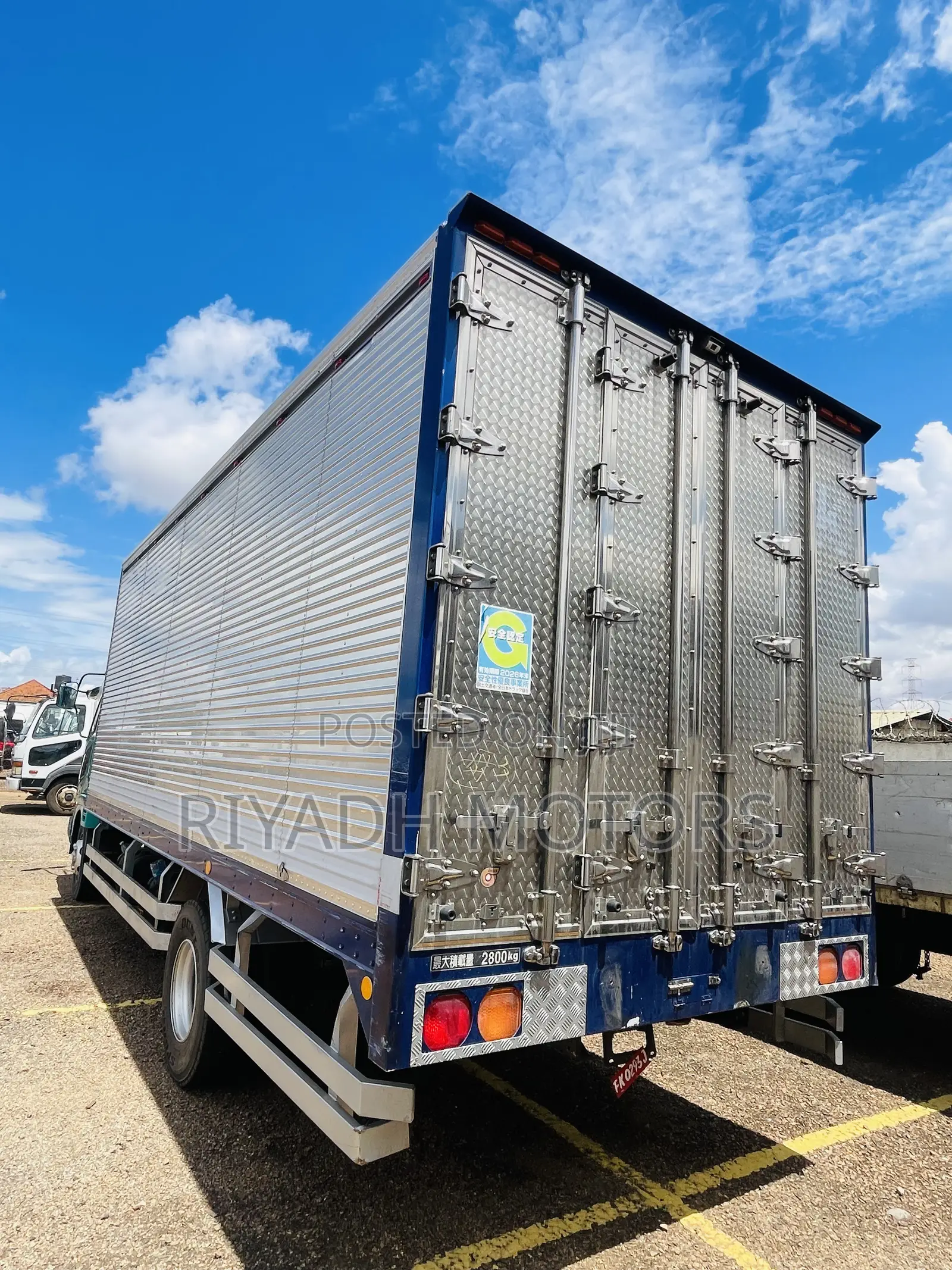 Fuso Fighter Baby Face Boxbody