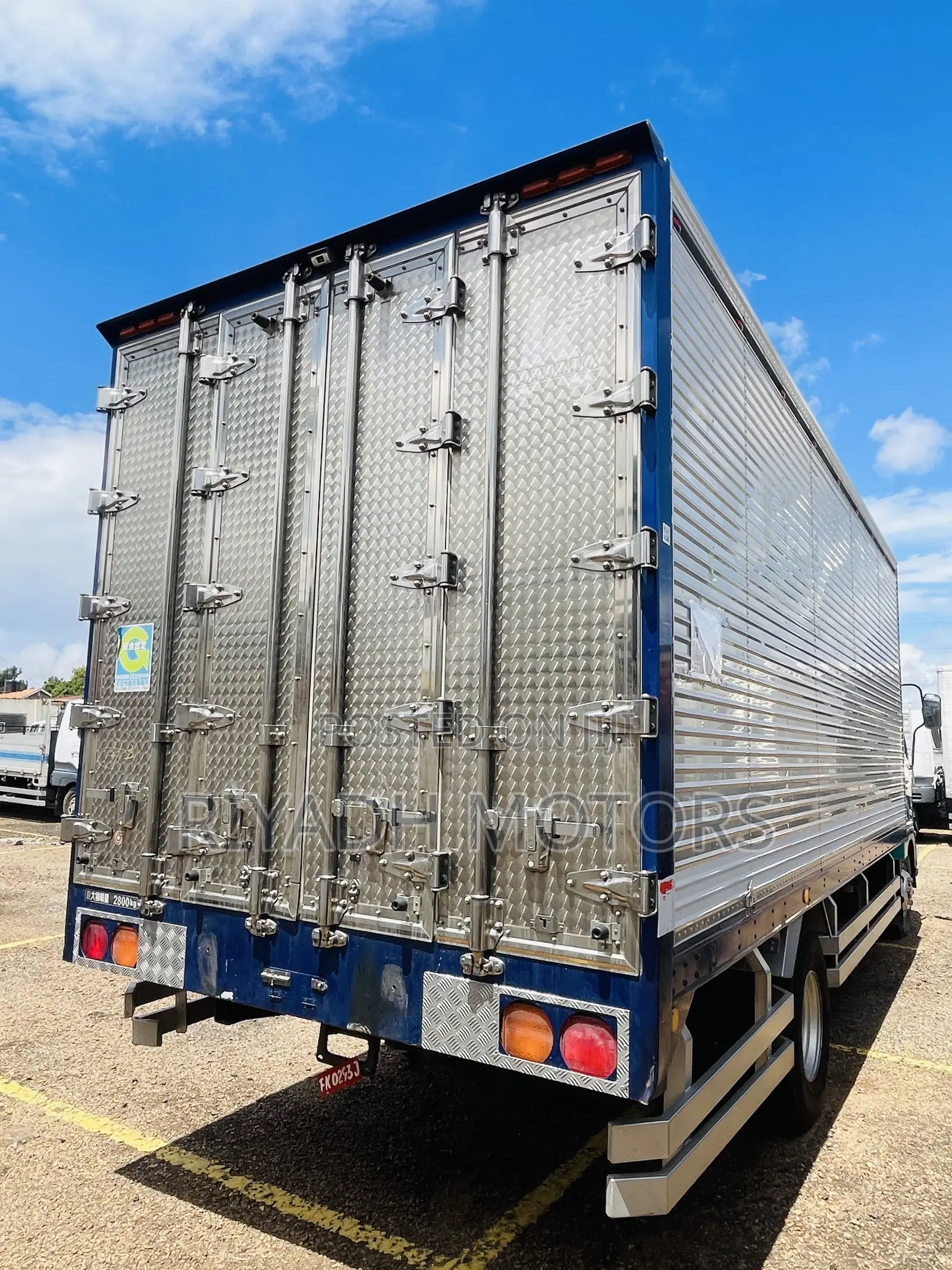 Fuso Fighter Baby Face Boxbody