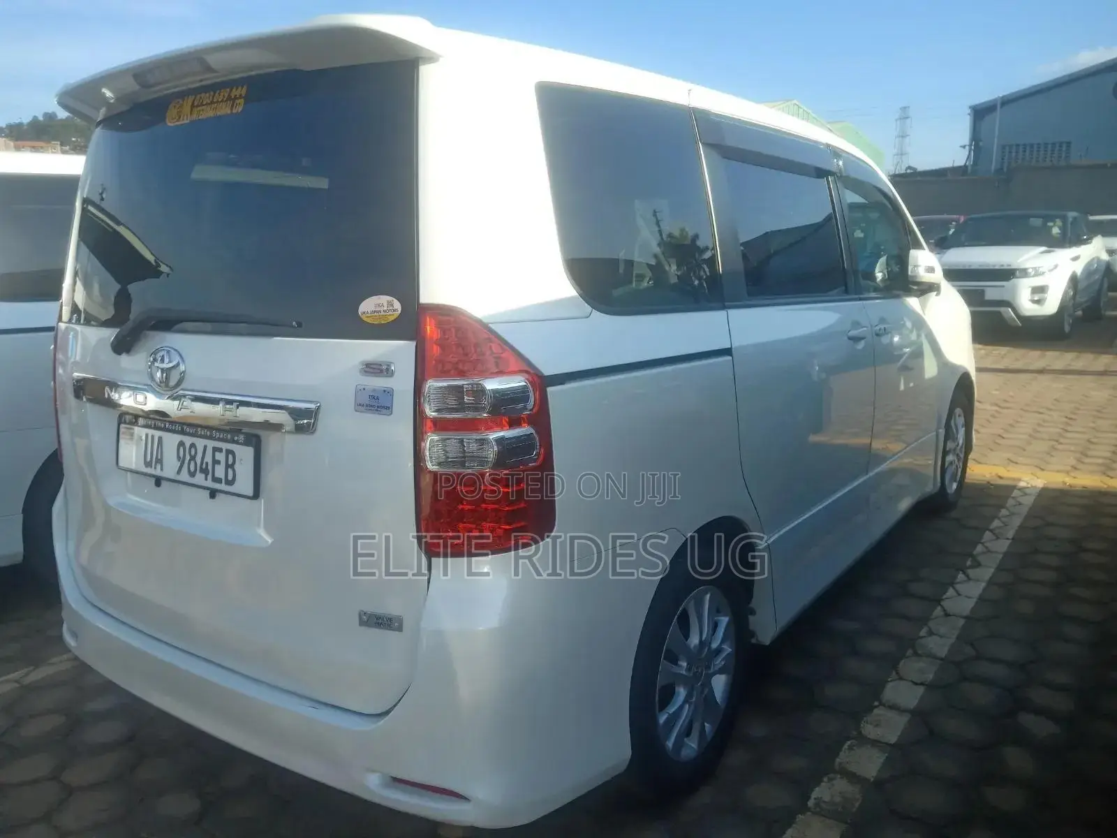 Toyota Noah 2012 White