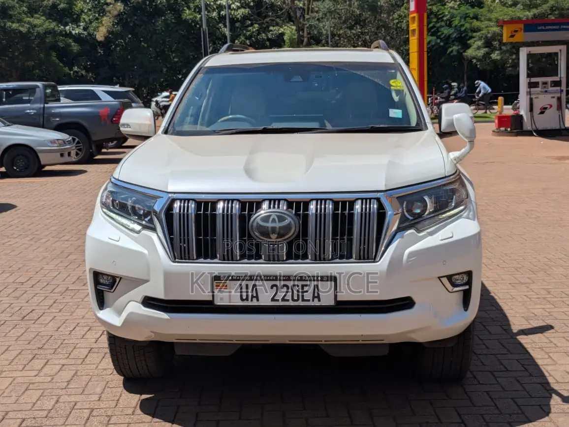 Toyota Land Cruiser Prado 2018 White