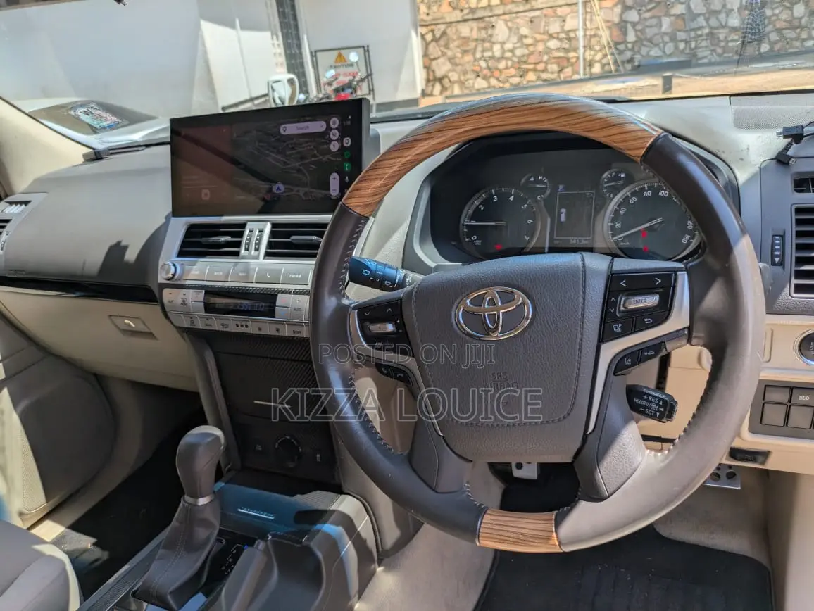 Toyota Land Cruiser Prado 2018 White