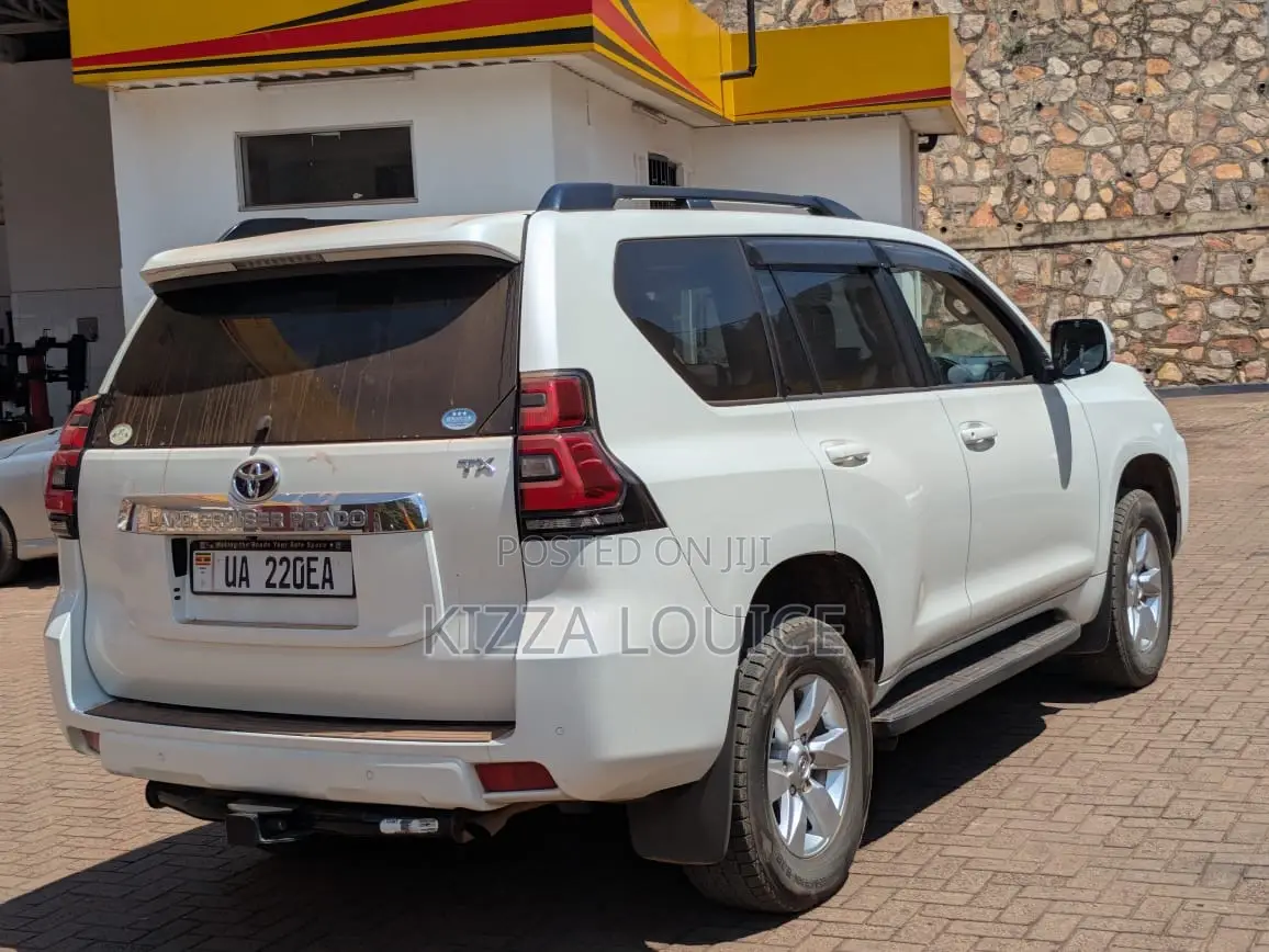 Toyota Land Cruiser Prado 2018 White
