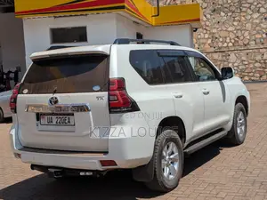 Toyota Land Cruiser Prado 2018 White