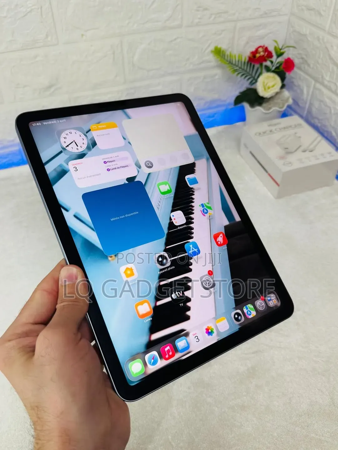 Apple iPad Air 64 GB Gray