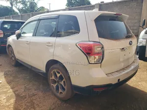 Subaru Forester 2.0XT Premium AWD 2017 White