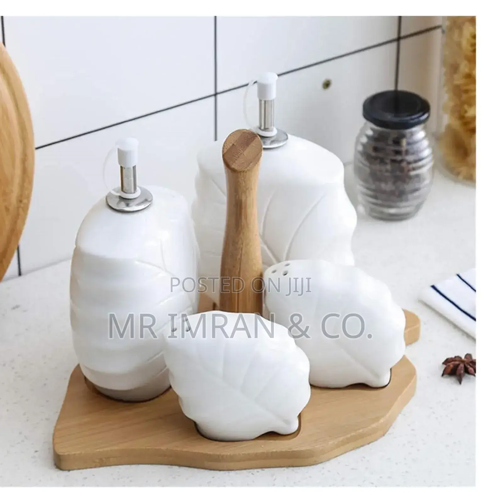 Set of 4 Condiment Set With Bamboo Holder