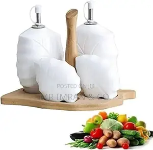 Set of 4 Condiment Set With Bamboo Holder