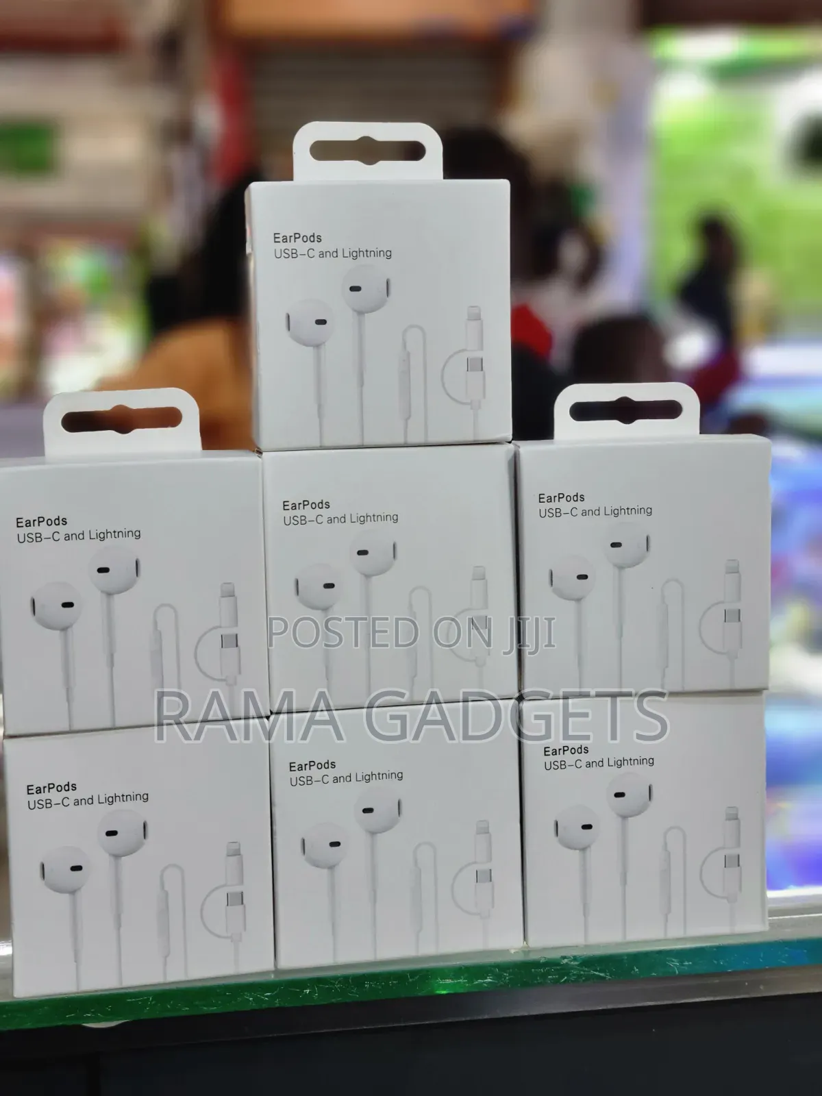Apple Earpods With Usb-C and Lightning Connectors,