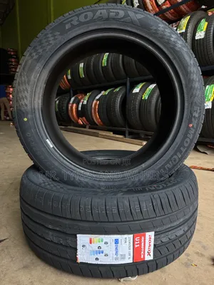 275 45 R20 Roadx Rxmotion U11 Cam for Good Quality Tires.