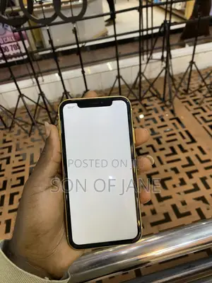 Apple iPhone 11 64 GB Yellow