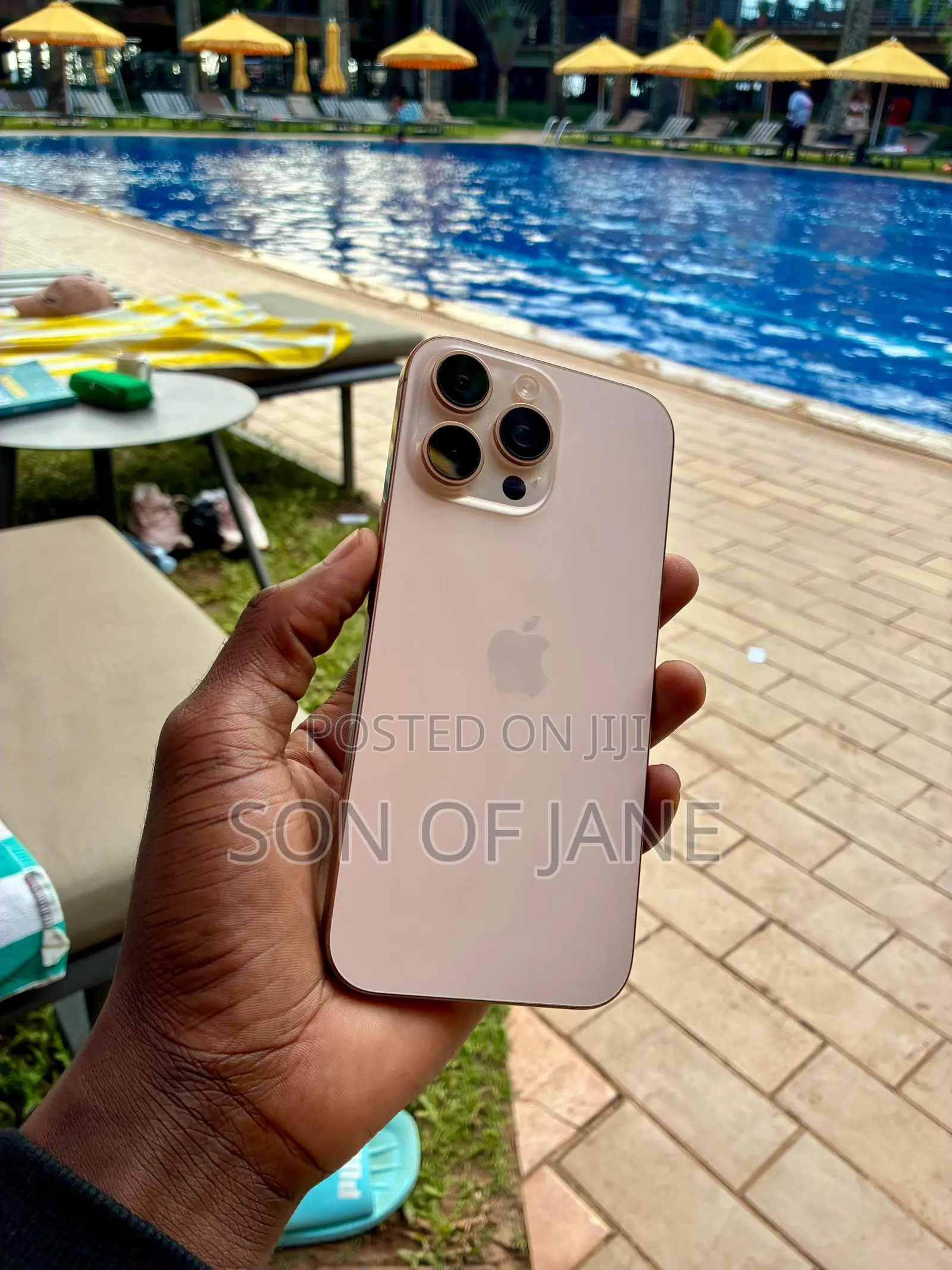 Apple iPhone 16 Pro Max 256 GB Gold