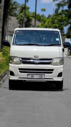 Toyota HiAce 2011 White