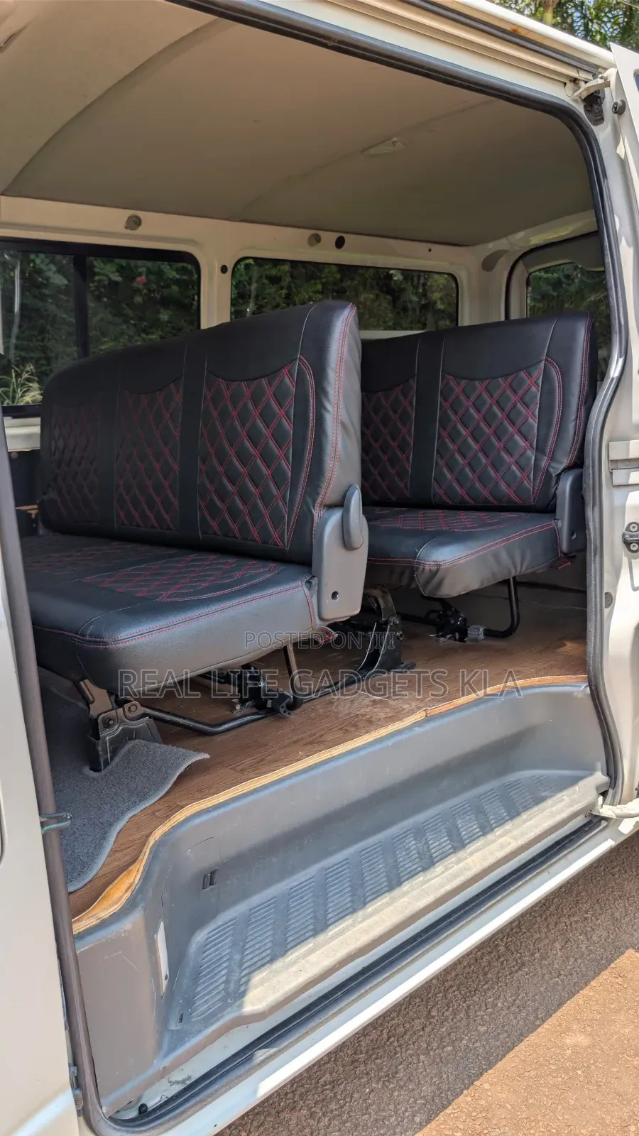 Toyota HiAce 2011 White