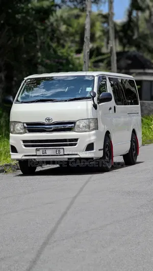Toyota HiAce 2011 White