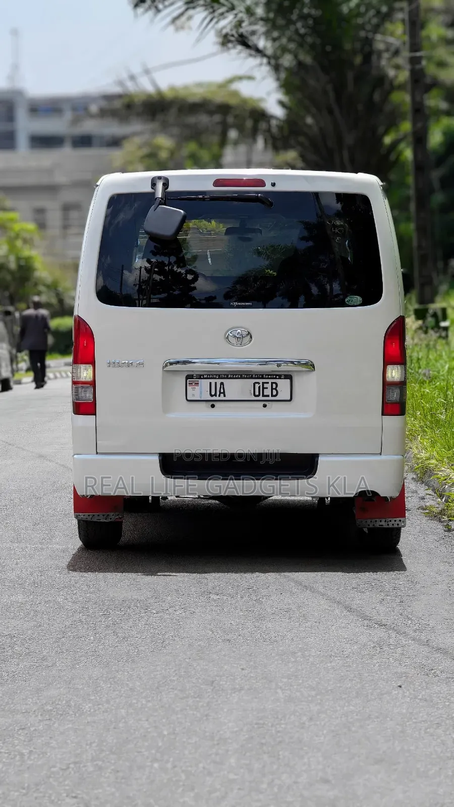 Toyota HiAce 2011 White