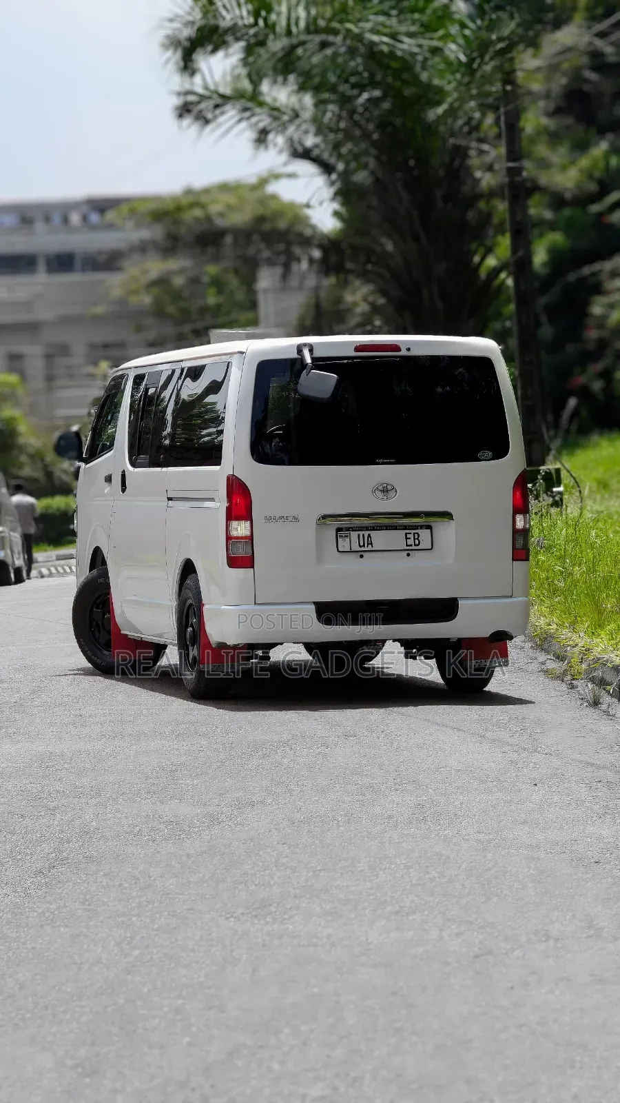 Toyota HiAce 2011 White