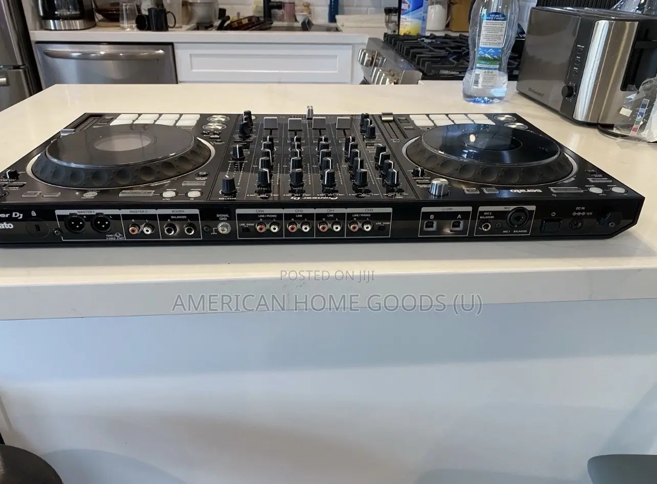 Pioneer DDJ 1000 SRT Serato Style 4-Channel Performance Mixer
