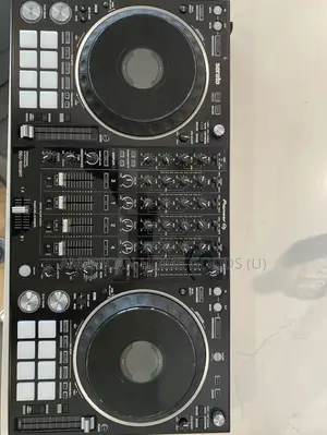 Pioneer DDJ 1000 SRT Serato Style 4-Channel Performance Mixer