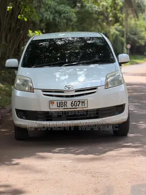 Toyota Passo Sette 2009 White