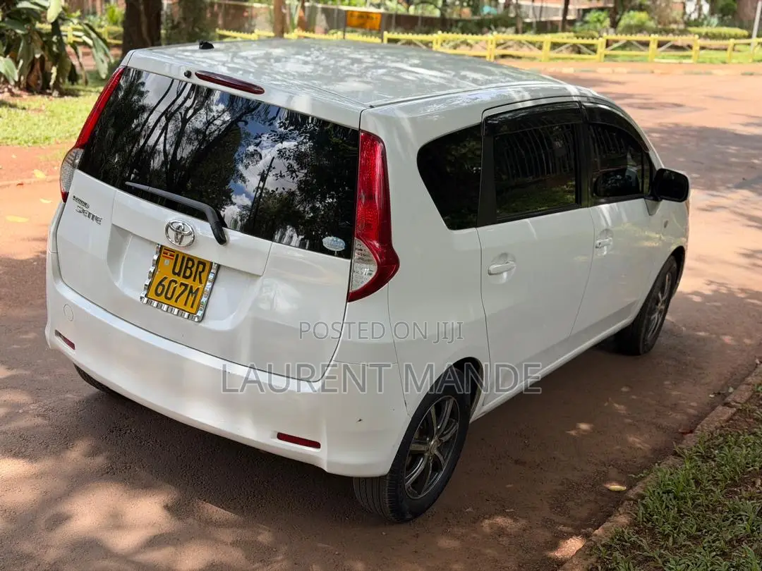 Toyota Passo Sette 2009 White