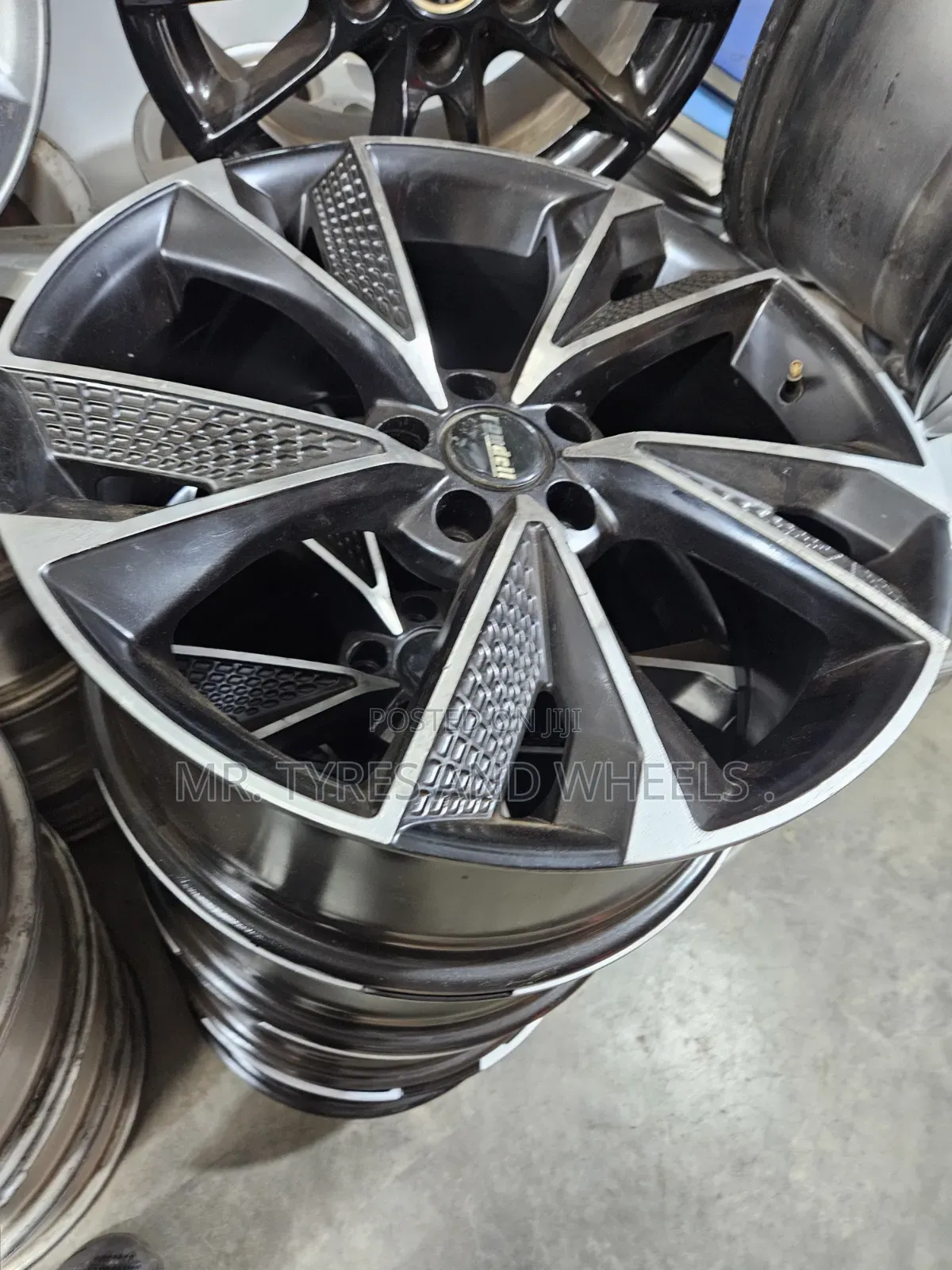 Size 19 for Audi the Sliver and Black Color in the Original Disney.
