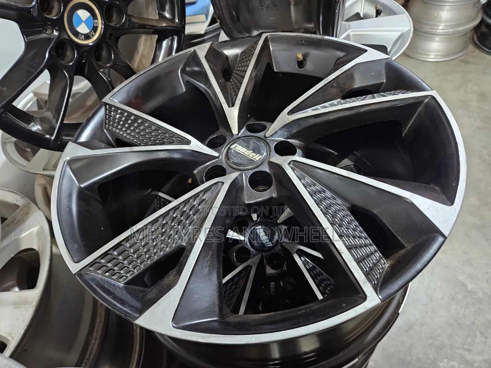 Size 19 for Audi the Sliver and Black Color in the Original Disney.
