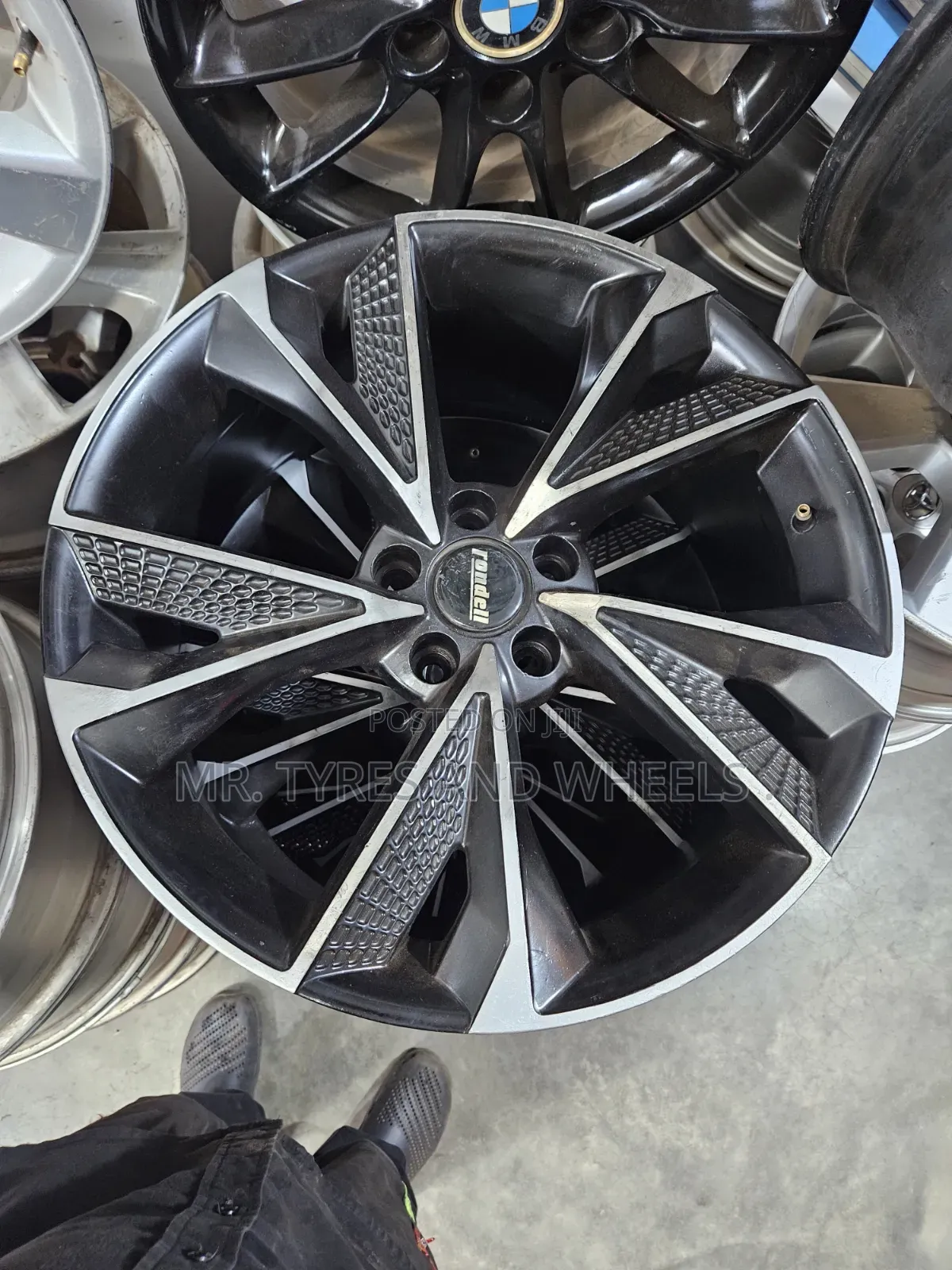 Size 19 for Audi the Sliver and Black Color in the Original Disney.